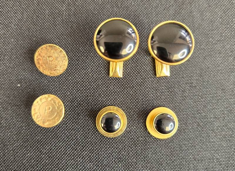 lot 40 image: Mens Gold Tone-Plated Cufflinks and Stud Set with Black Onyx Like Stones