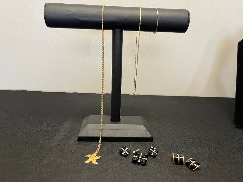 lot 139 image: Collection of Gold-Tone Jewelry Necklace, Earrings, and Accessories - display not inc