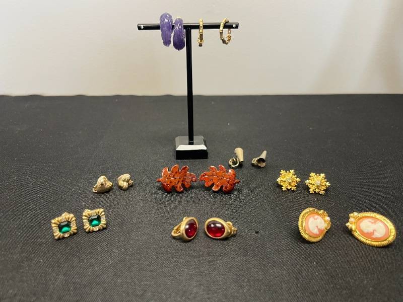 lot 145 image: Collection of Vintage Earrings, Various Designs - display not inc