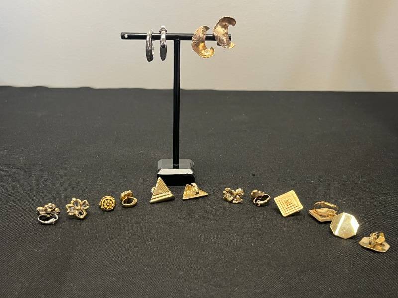 lot 153 image: Collection of Avon Vintage Earrings in Gold and Silver Tones - display not inc