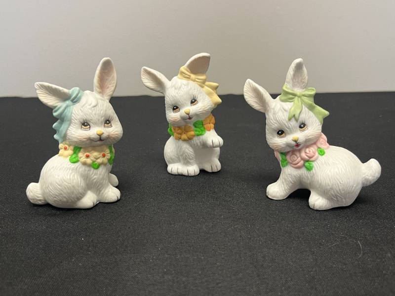 lot 162 image: Set of 3 Ceramic Bunny Figurines with Floral Collars