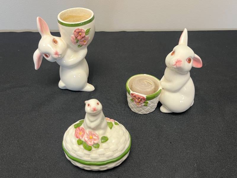 lot 163 image: Set of 3 VTG Avon Ceramic Rabbit Candle Holders and Trinket Box