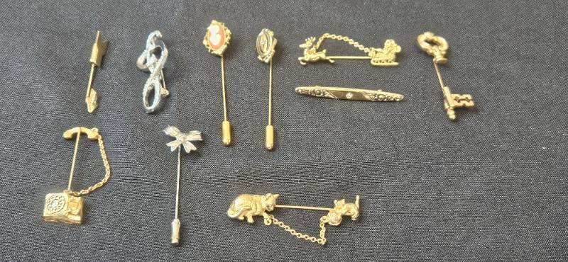 lot 91 image: Collection of Assorted Vintage Stick Pins