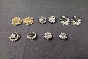 lot 11 image: Set of Vintage Clip-On Earrings with Rhinestones and Floral Designs