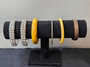 lot 57 image: Set of Assorted Bangle Bracelets in Various Styles and Materials - display not inc