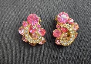 lot 77 image: Vintage Weiss Clip-On Earrings with Pink and Clear Rhinestones
