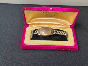 lot 108 image: Vintage Bulova Fifth Avenue Ladies Watch with Velvet Box - untested