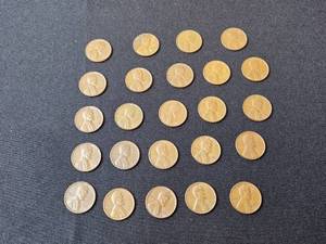 lot 110 image: Collection of Lincoln Wheat Pennies (1942-1960)