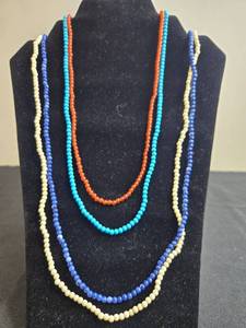 lot 186 image: Set of Beaded Necklaces in Multicolor Design - display not inc