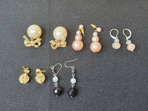 lot 197 image: Earrings with Faux Pearl and Crystal Designs
