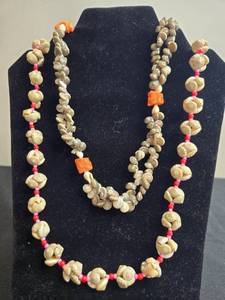 lot 226 image: Collection of Assorted Beaded Necklaces