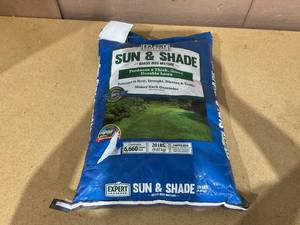 lot 124 image: Expert Gardener Sun and Shade Grass Seed Mixture 20lb
