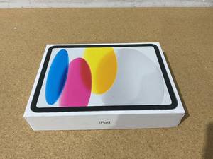 lot 14 image: Apple 11-Inch iPad A16 Wi-Fi 128GB