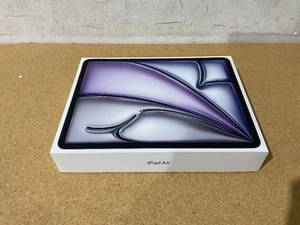 lot 9 image: Apple 13-Inch iPad Air M2, Built for Apple Intelligence, Wi-Fi 128GB