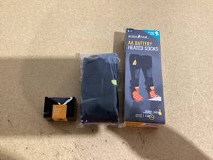 lot 499 image: ActionHeat Wool AA Battery Heated Socks LXL
