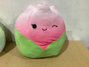 lot 636 image: LOT OF 5 Miscellaneous Squishmallows