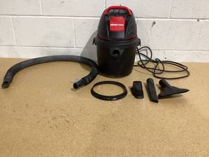 lot 549 image: Shop-Vac 9303511 2.5 Gallon Wet Dry Vacuum, 2.5 Peak HP, 1.25 Inch Diameter x 4 Foot Hose