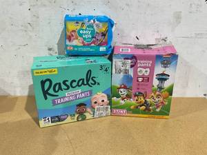 lot 445 image: LOT OF 3 Diapers