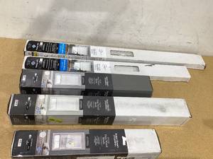 lot 683 image: LOT OF 5 FauxVinyl Blinds