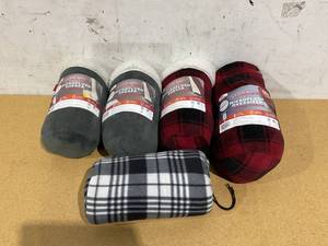 lot 556 image: LOT OF 5 Sunbeam Microplsuh Heated Throw Blankets
