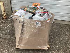 lot 901 image: Wholesale Pallet of Miscellaneous Items