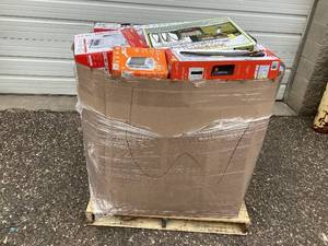 lot 904 image: Wholesale Pallet of Miscellaneous Items
