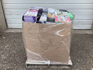 lot 906 image: Wholesale Pallet of Miscellaneous Items