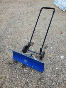 lot 18 image: Snow Push Shovel with Long Handle and Wheels