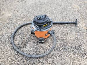 lot 23 image: Ridgid Shop Vac  Consigner States it is in working Condition