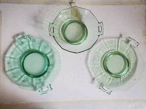 lot 47 image: Green Mid Modern great unique design Depression Glass Platesserving Platters
