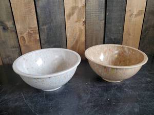 lot 59 image: 2 Texas Ware Bowls with Great Color