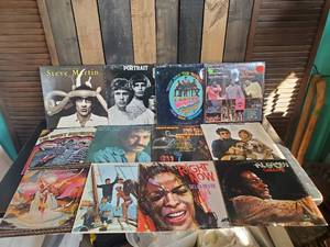 lot 67 image: 12 Vintage LPs Records