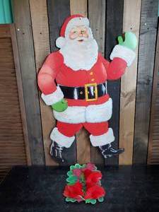 lot 78 image: Antique 1978 The Beistle Co. Santa Door Hanger in good condition and Beistle Pop Out Bells