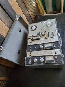 lot 79 image: AKAI Tape Recorder Model M-8 Powers up Tested 2 years ago All Functions worked as they should