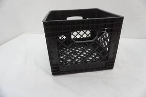 lot 7 image: milk crate Deans Foods