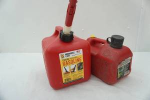 lot 20 image: 2 gas cans (1 & 2 gallon)