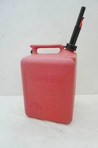 lot 22 image: 5 gallon gas can