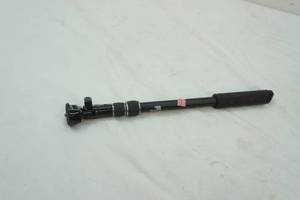 lot 34 image: Handheld camera stick