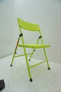lot 45 image: kids folding chair