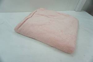 lot 62 image: plush blanket 80x 120
