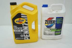 lot 73 image: Green Antifreeze & 5W-30 Oil