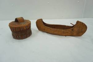 lot 76 image: Birchbark Canoe & Basket