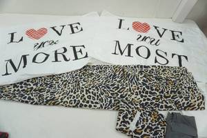 lot 81 image: 2 sets of pillow cases