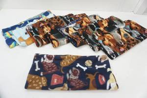 lot 91 image: unfinished fleece pillows 17.5 square (8ct)