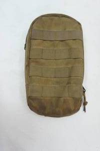 lot 122 image: Small Case 5.5x10 insulated