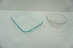 lot 132 image: Pyrex Baking Dish & Bowl