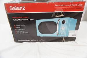 lot 155 image: Galanz Retro Microwave Oven