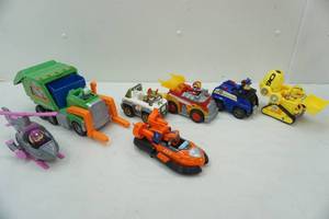 lot 166 image: Paw Patrol Set