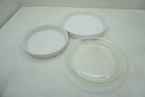 lot 195 image: pie plates (3ct)