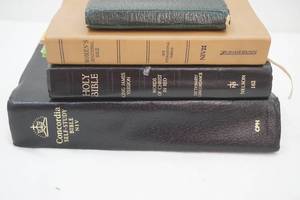 lot 235 image: Bible Lot (4ct)